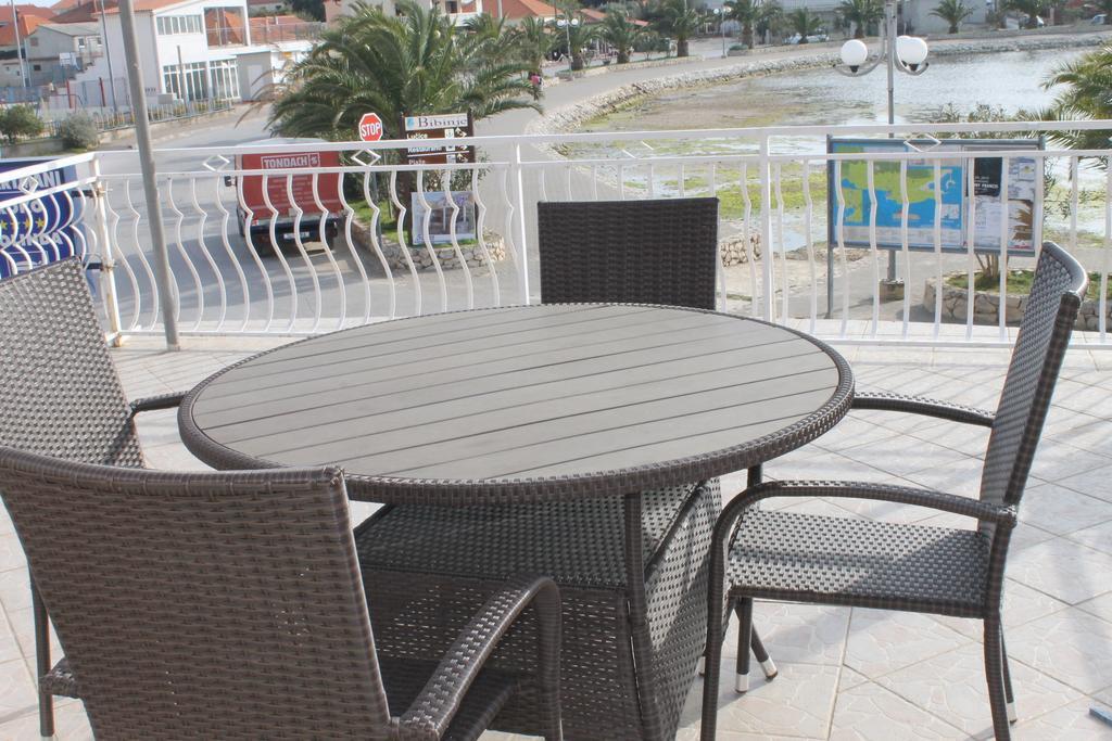 Apartments Roko Kolinda Bibinje Exterior photo