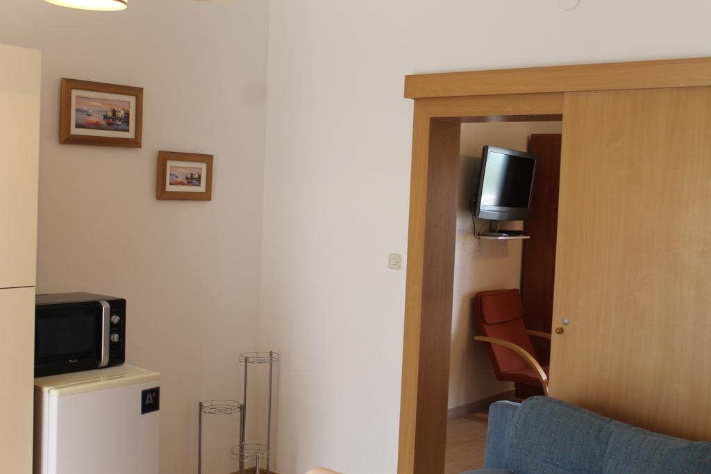 Apartments Roko Kolinda Bibinje Exterior photo
