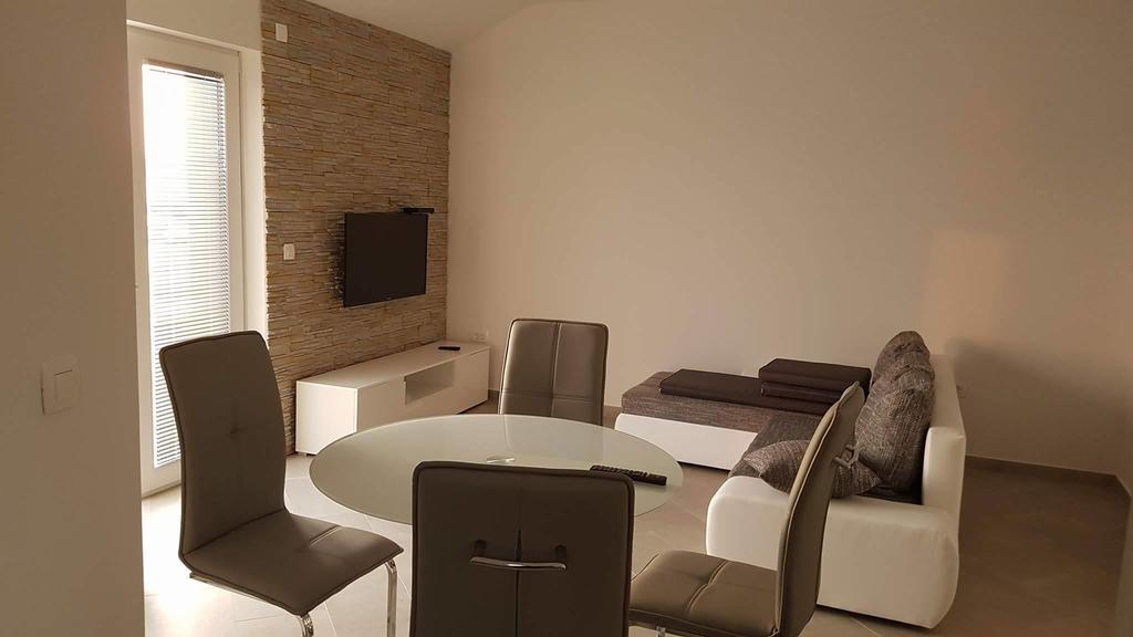 Apartments Roko Kolinda Bibinje Exterior photo